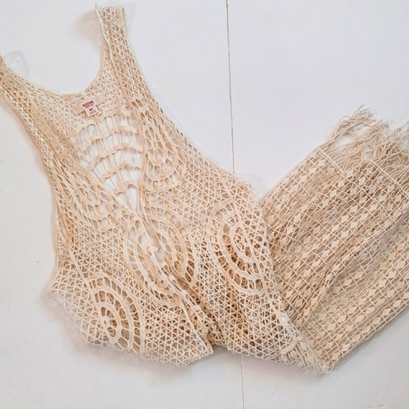 Mossimo Supply Co. Other - NWOT crocheted kimono-vest